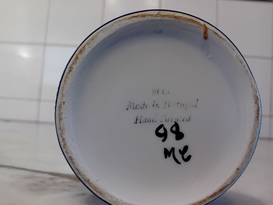 Jarra Antiga em Porcelana