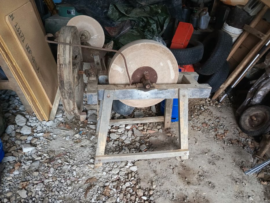 Ostrzałka zabytkowa kamienna