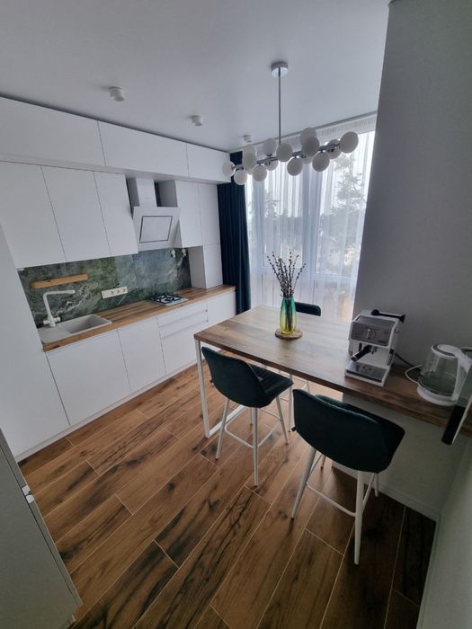 Двохкімнатна квартира з дизайнерським ремонтом