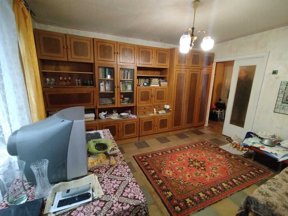 Продам. 2-к.кв. 3/9, ж/м Приднепровск, ул. Немировича-Данченка