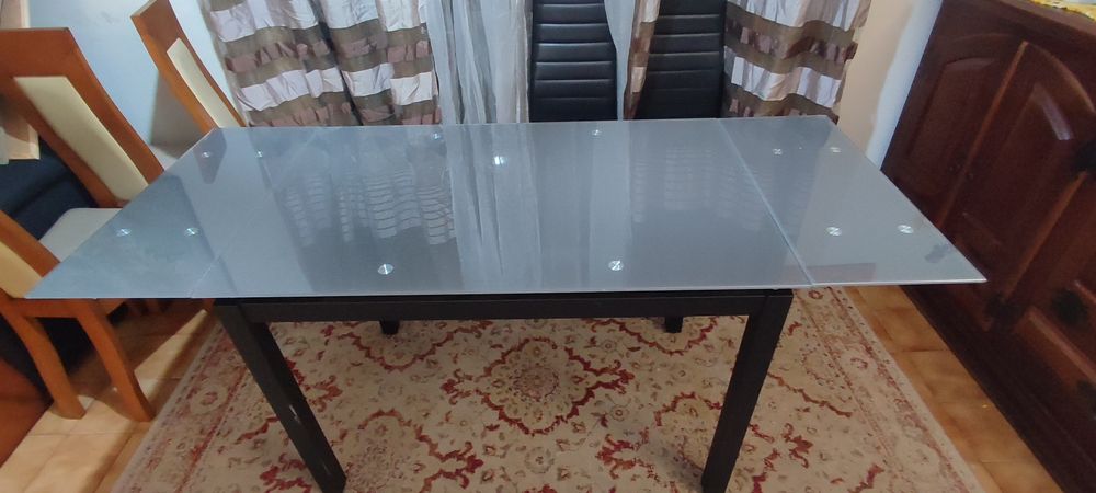 Extendable dining table with glass top64737959787394122