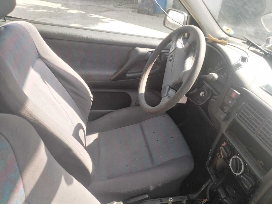 PARA PEÇAS Volkswagen Polo Mk3 1.0 a Gasolina de 1995 com boa Mecânica