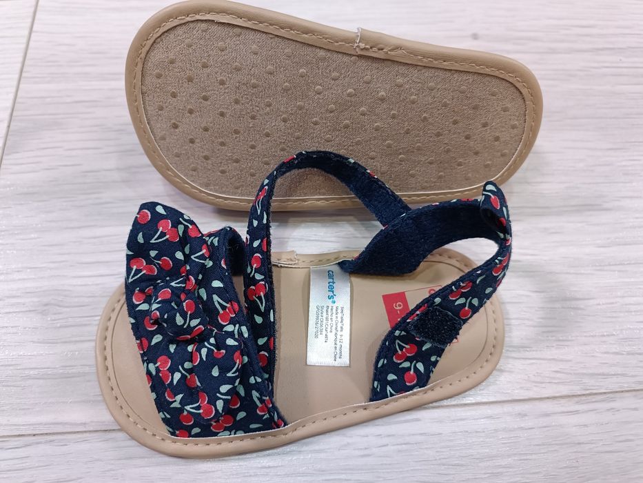 Дитяче взуття Carter's