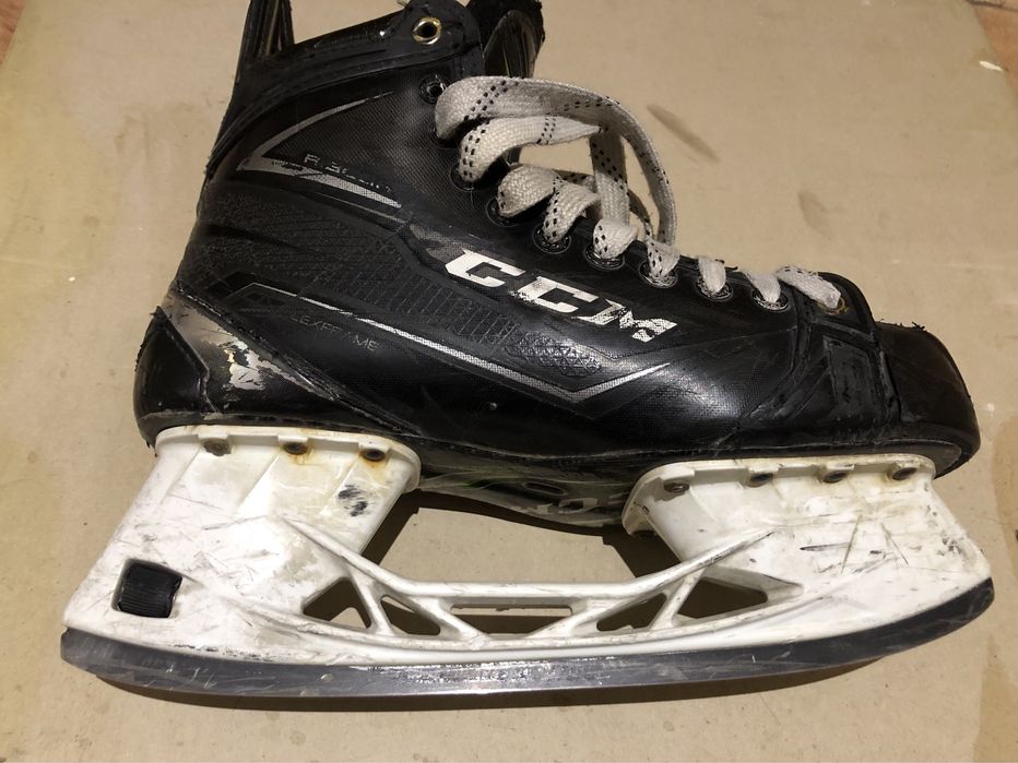 Коньки хоккейные