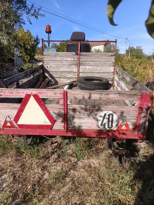 Reboque agrícola com tração – sem matrícula