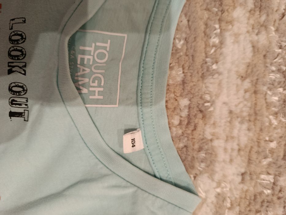 T-shirty w rozmiarze 104