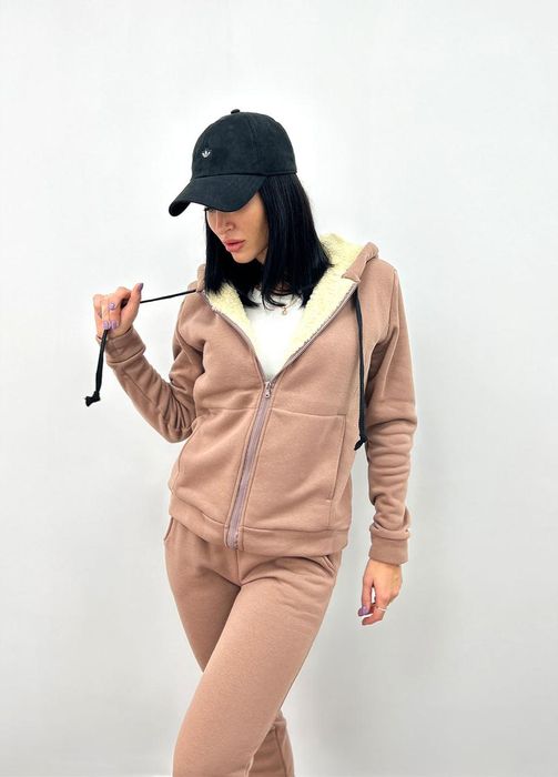 Спортивные костюмы на меху женские