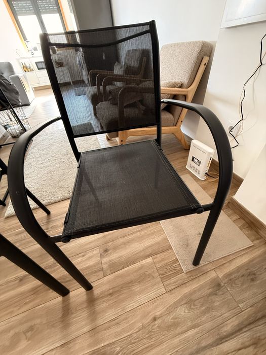 2 cadeiras com braço em aluminio, cor grafite.