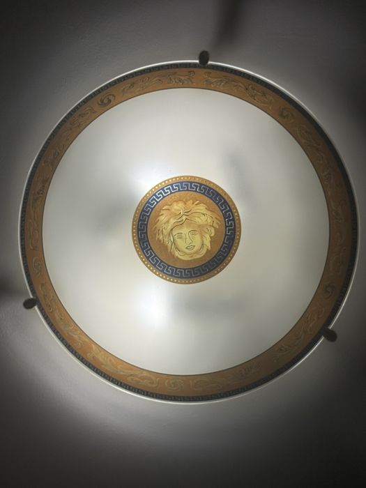 Продам потолочні люстри"Versace"