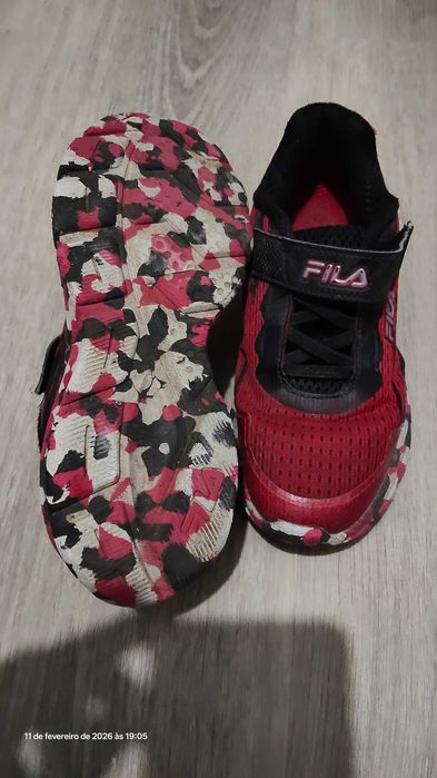 Tenis Fila vermelhos criança n34