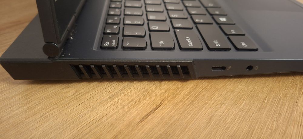 Laptop Lenovo Legion 5 uszkodzony