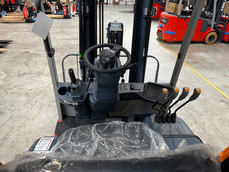 Empilhador 3 Rodas Novo