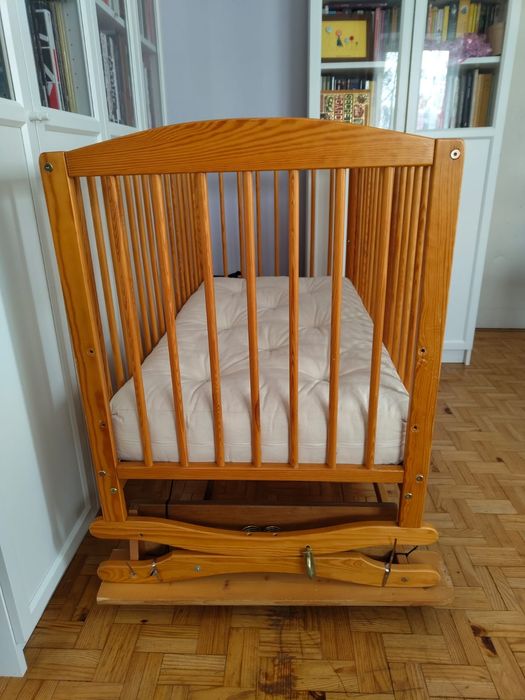 Łóżeczko kołyska 140x70 z materacem futon