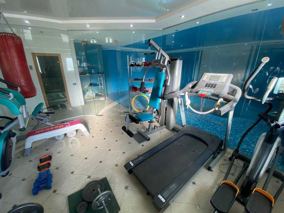 Продаж будинку з басейном в Лісовій Бучі