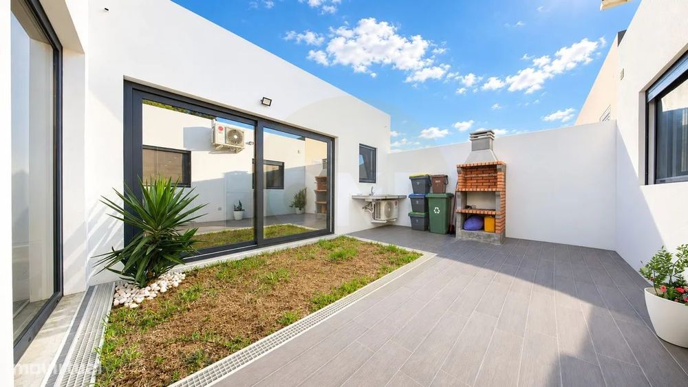 Moradia Moderna Cabouco, Lagoa