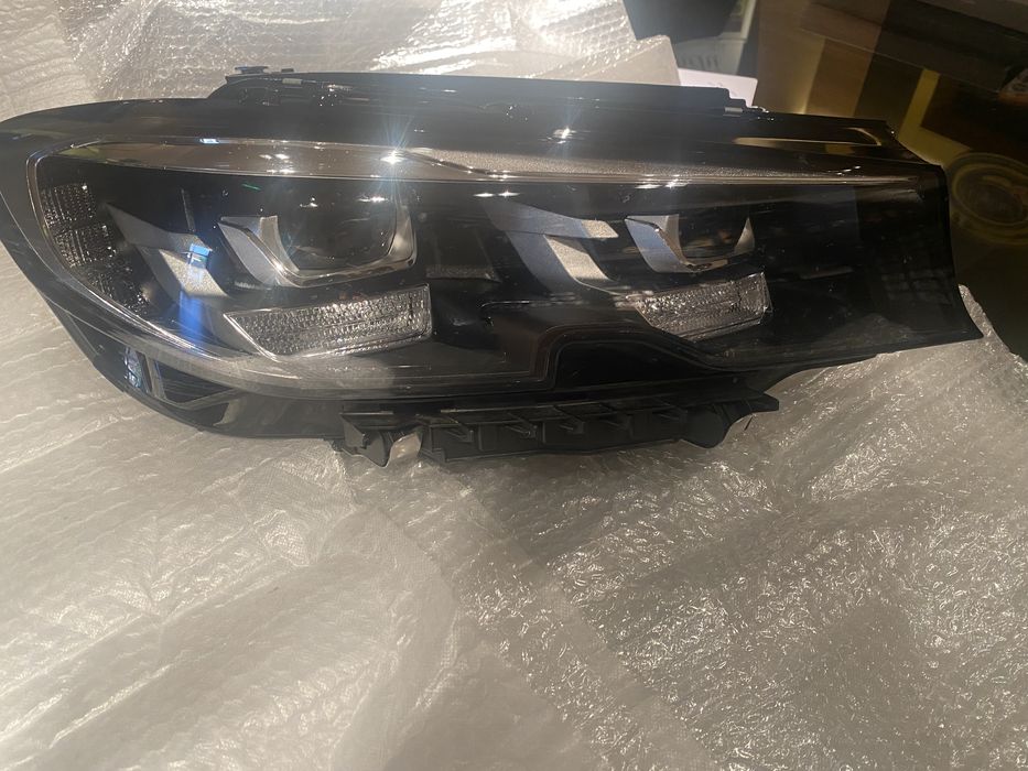 Ótica dianteira do lado direito