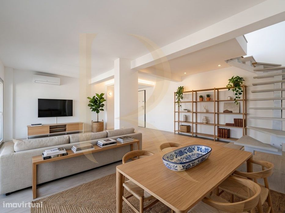 Apartamento T3 duplex com parqueamento e arrecadação com condomínio...
