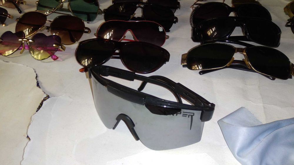 Продам сонячні окуляри