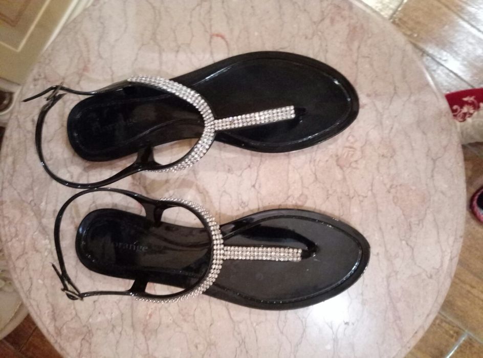 Сланцы силиконовые со стразами.