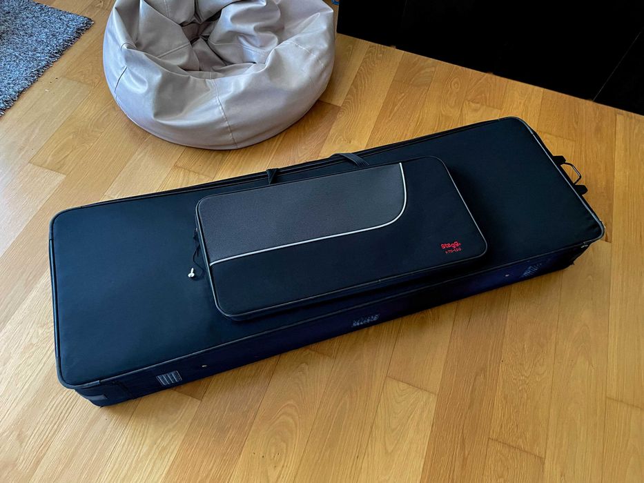 Estojo Stagg semirígido teclado 88 com rodas e pega