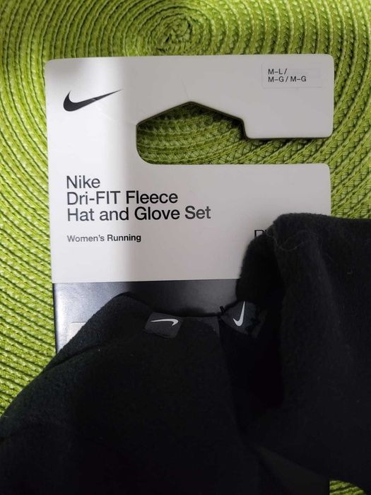 NIKE performance, czapka i rękawiczki z opcją do smartfona. Nowy!