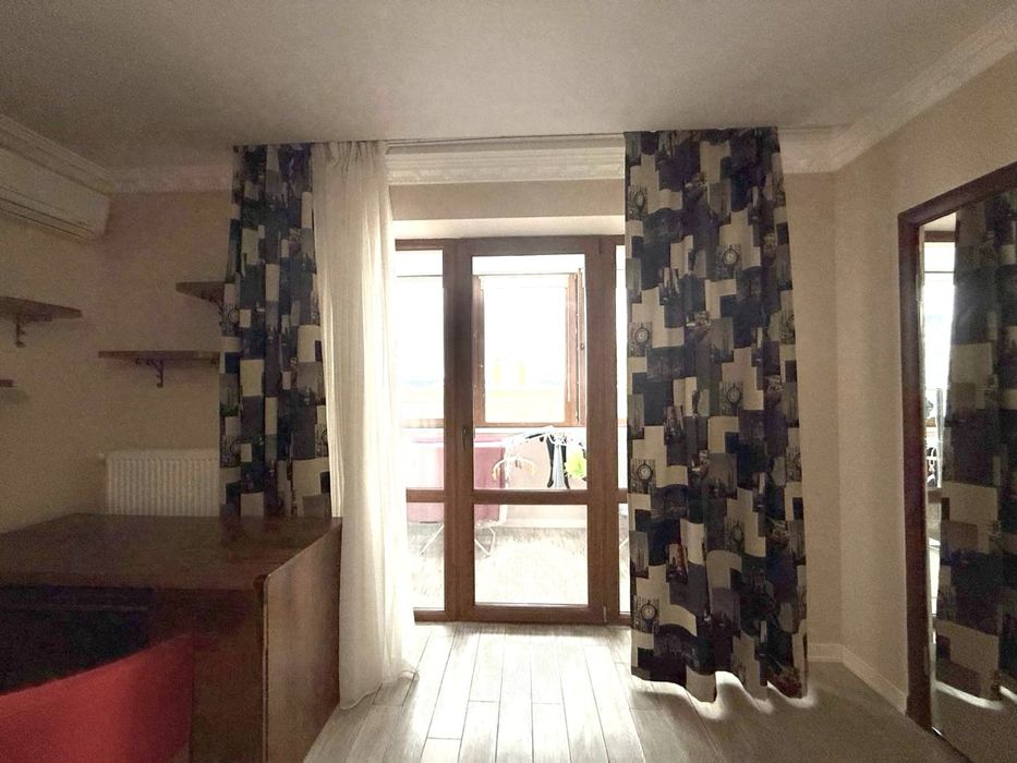 2 кімнати + кухня-студія у центрі біля парку та озера