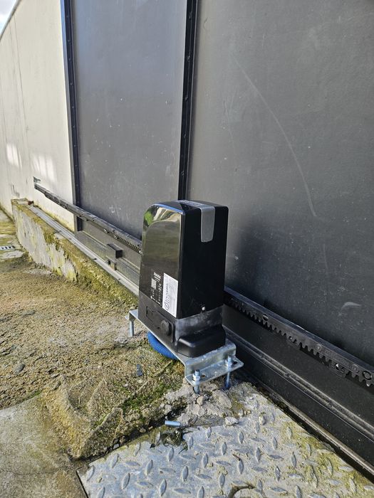 Eletricista, Instalação de motores Portões automatismos