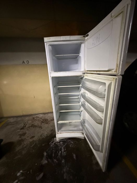 Frigorifico a funcionar