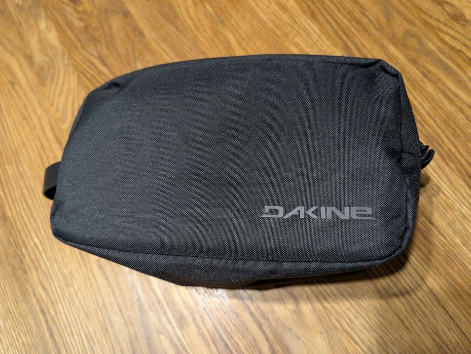 Oryginalna kosmetyczka Dakine Travel Kit S (USA)