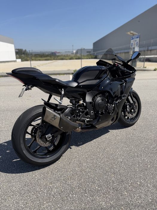 Yamaha r1 2021/01