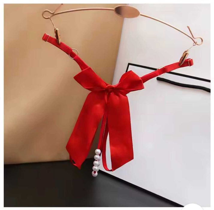 Трусики женские с бусинками и открытым доступом. Эротические трусы