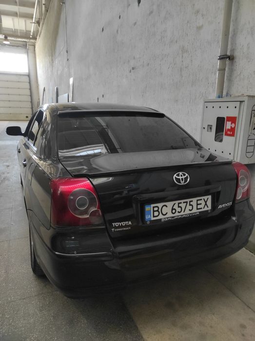 Toyota Avensis 1.8 газ/бензин