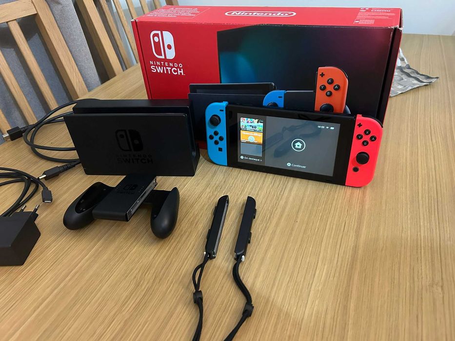 Nintendo Switch em ótimo estado + acessórios originais