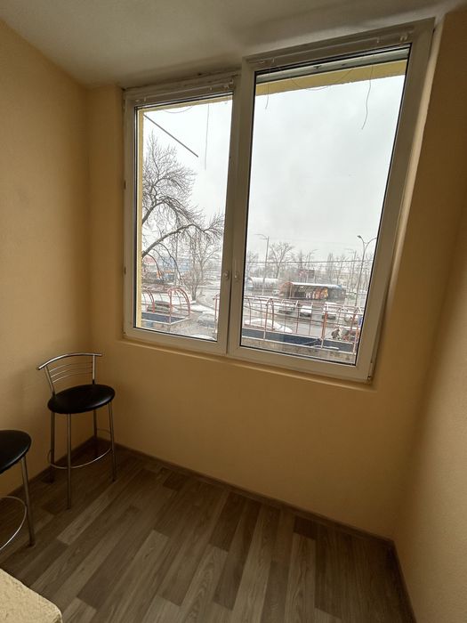 Здається тепла однокімнатна квартира ! метро Чернігівська!