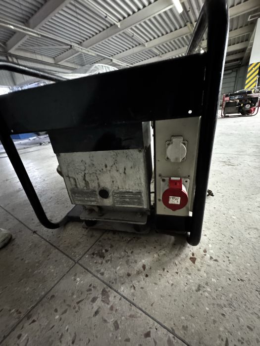 Продам Генератор Хонда 220/380 13.5кVA, це 11 кВт.