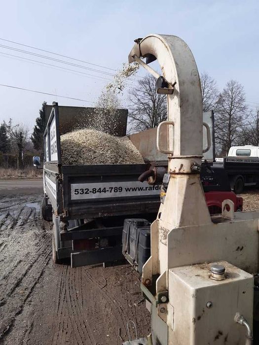 Wycinka drzew , usługa rębakiem, frezowanie korzeni, mała wywrotka.