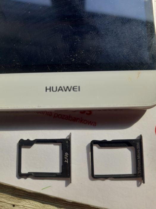 Kieszonki na karte SIM do Huawei P8 lite
