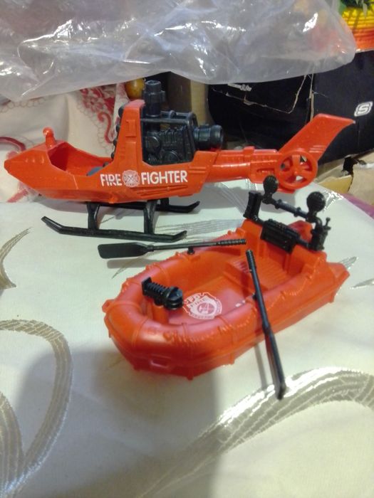 Машинка огромная и другие игрушки