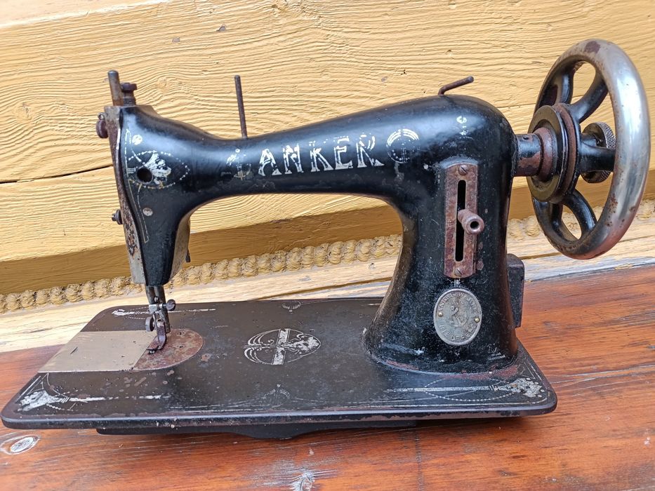 Stara maszyna do szycia, Anker