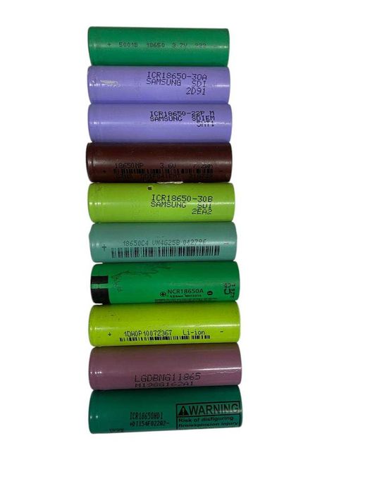 Акумулятори різних виробників з ємністю 1800 - 2500mAh для ліхтариків