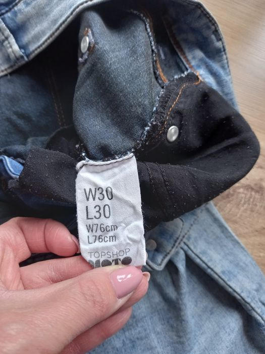 Spodnie damskie jeansy miękkie podwijane nogawki