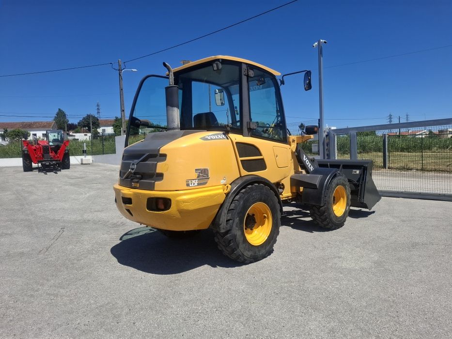 Pá carregadora volvo L 25 F