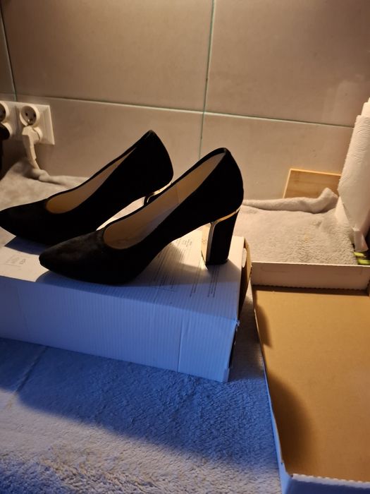 Sprzedam Nowe buty na szerokim obcasie