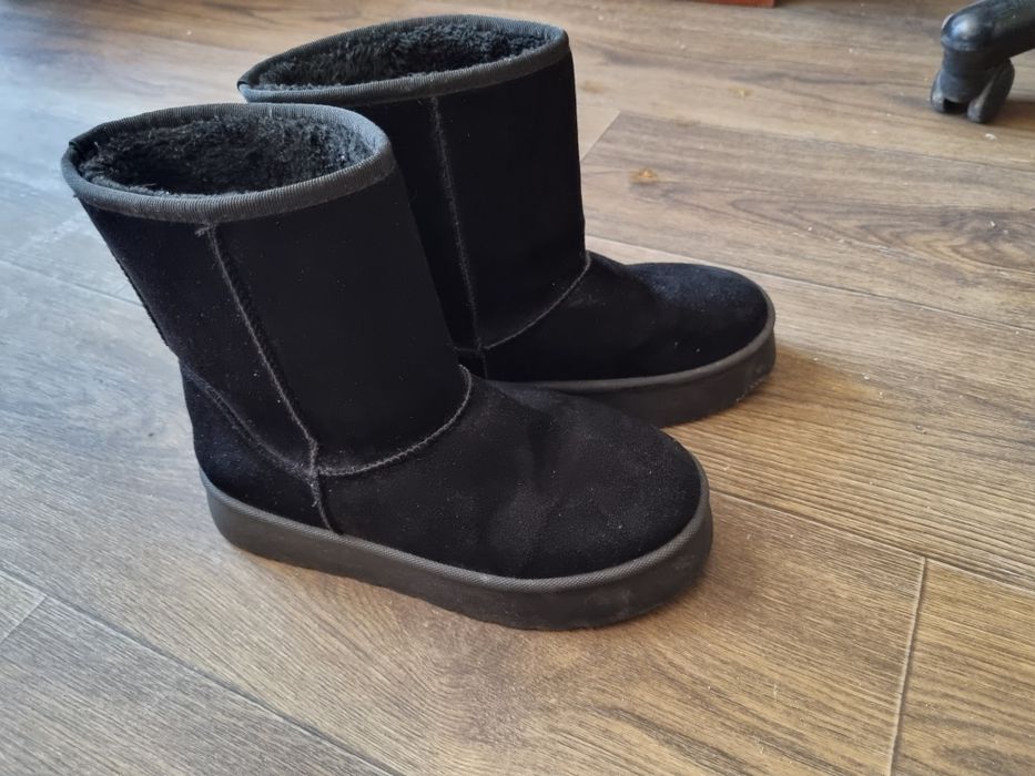 Чорні зимові уггі, теплі, штучне хутро, розмір 38