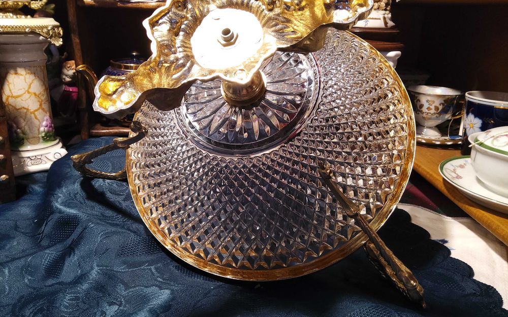 Kryształowa owocarka w mosiężnym okuciu