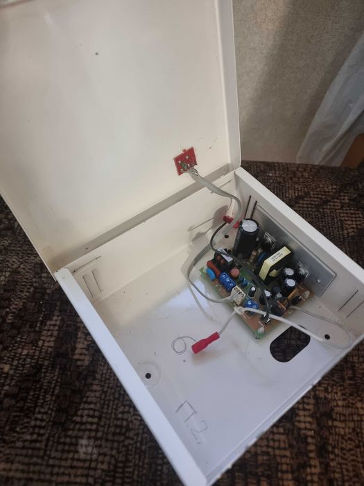 Блок безперебійного живлення trinix під АКБ 7Ач 12В