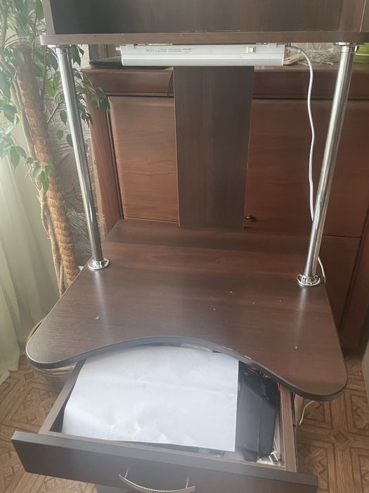 Продам компʼютерний стіл