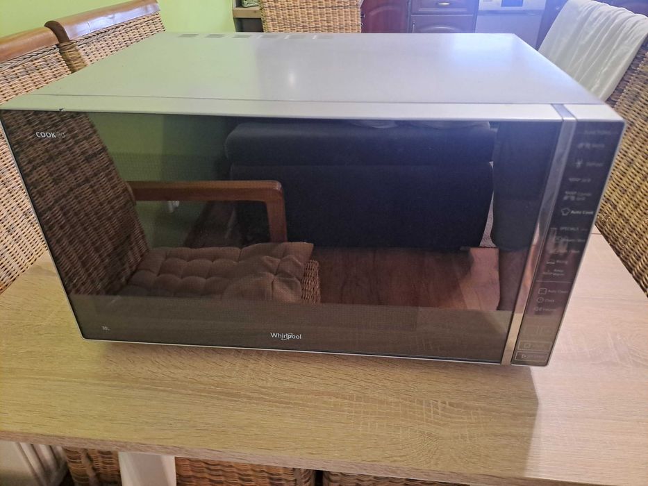Mikrofala Whirpool Cook 30