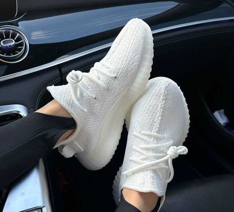Кроссовки Adidas yeezy boost 350 V2 Full White/Кросівки Жіночі Адідас Ізі/Останній 36,39,41 розмір