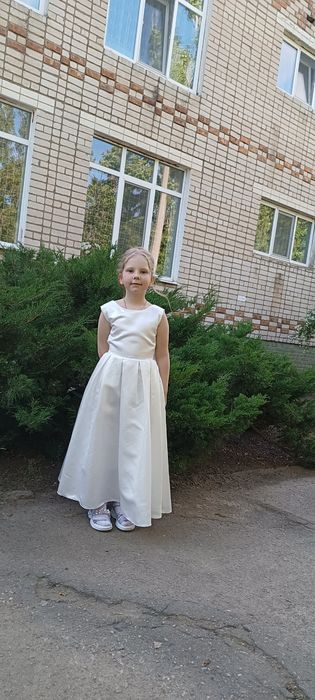Продаю сукню донечки